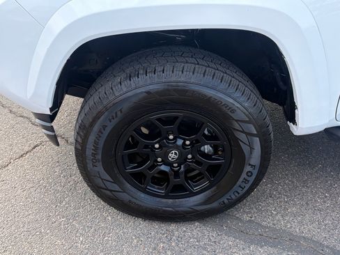 Used 2020 Toyota Tacoma SR5 RWD image 10