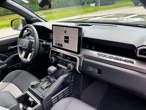 Used 2026 Toyota Tacoma TRD Sport w/ TRD Sport Upgrade Package AWD/4WD image 14