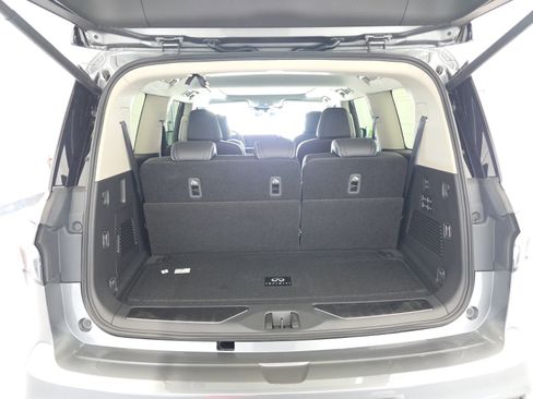 New 2026 INFINITI QX80 Luxe w/ Cargo Package AWD/4WD image 17