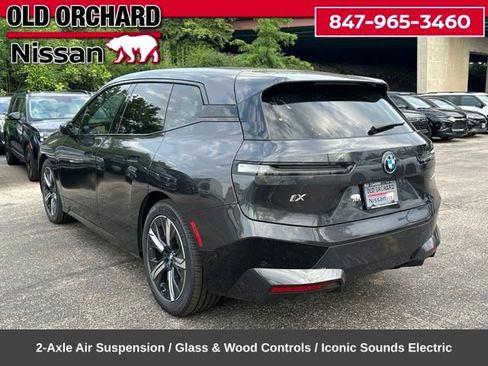 Used 2023 BMW iX xDrive50 w/ Premium Package AWD/4WD image 9