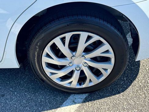 Used 2017 Toyota Corolla LE image 31