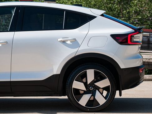 Certified 2023 Volvo C40 P8 Recharge Ultimate AWD/4WD image 4