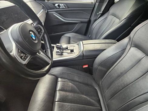 Used 2021 BMW X5 xDrive40i w/ M Sport Package image 11