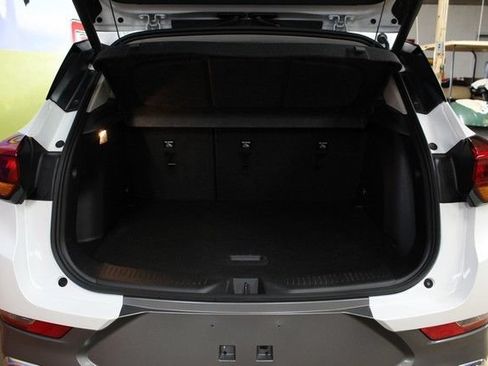 Used 2023 Buick Encore GX Essence w/ Experience Buick Package FWD image 6