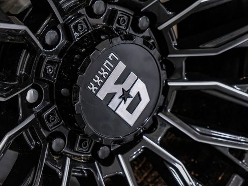 Used 2023 GMC Sierra 2500 SLE w/ SLE Value Package; image 59