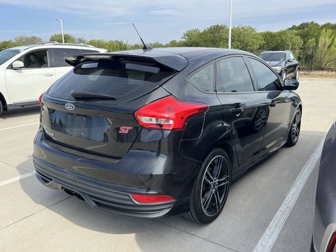 Used 2015 Ford Focus ST FWD image 3
