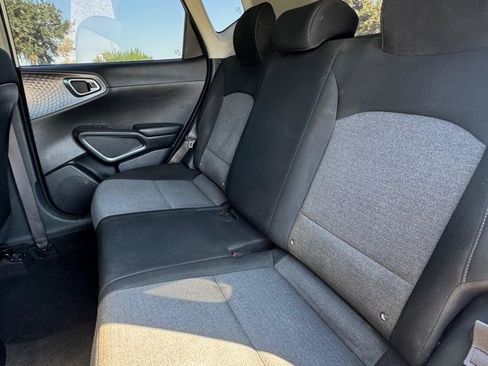 Used 2021 Kia Soul S FWD image 13