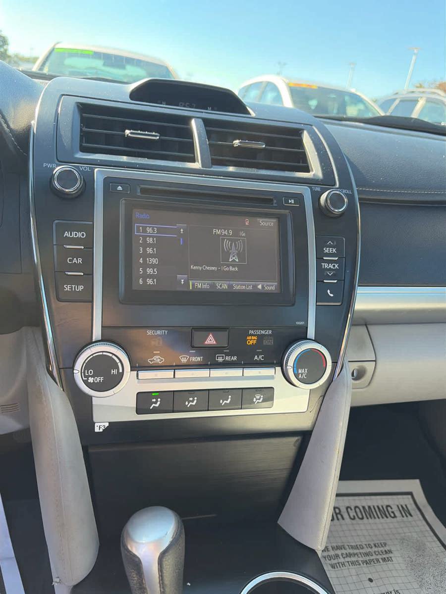 Used 2014 Toyota Camry LE FWD image 22