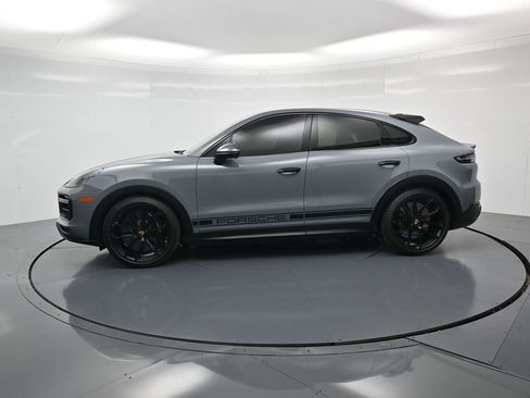Certified 2023 Porsche Cayenne Turbo GT image 2