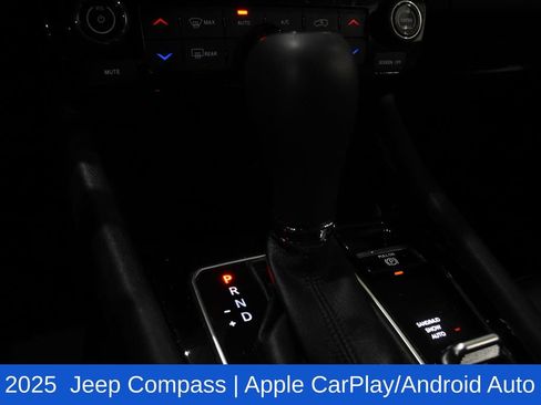 Used 2025 Jeep Compass Limited AWD/4WD image 27