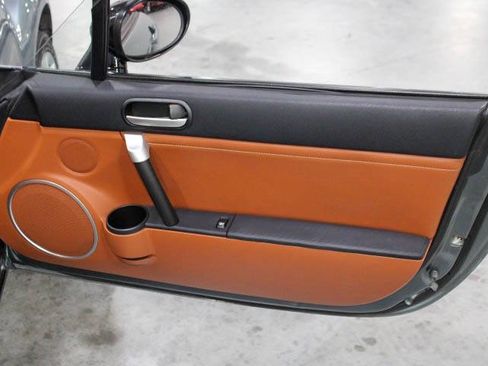 Used 2007 MAZDA MX-5 Miata Grand Touring w/ Premium Pkg image 40