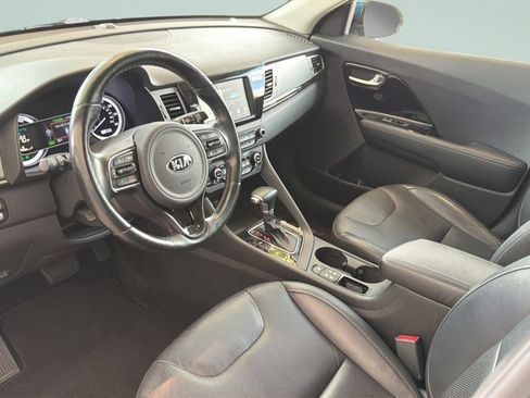 Used 2019 Kia Niro Touring FWD image 33
