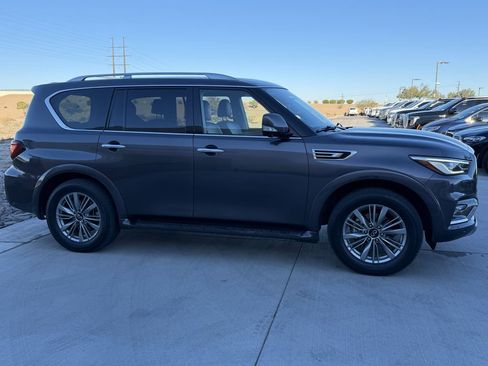 Used 2023 INFINITI QX80 Luxe w/ Cargo Package image 3