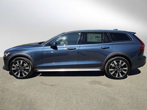 New 2026 Volvo V60 B5 Cross Country Ultra w/ Climate Package image 6