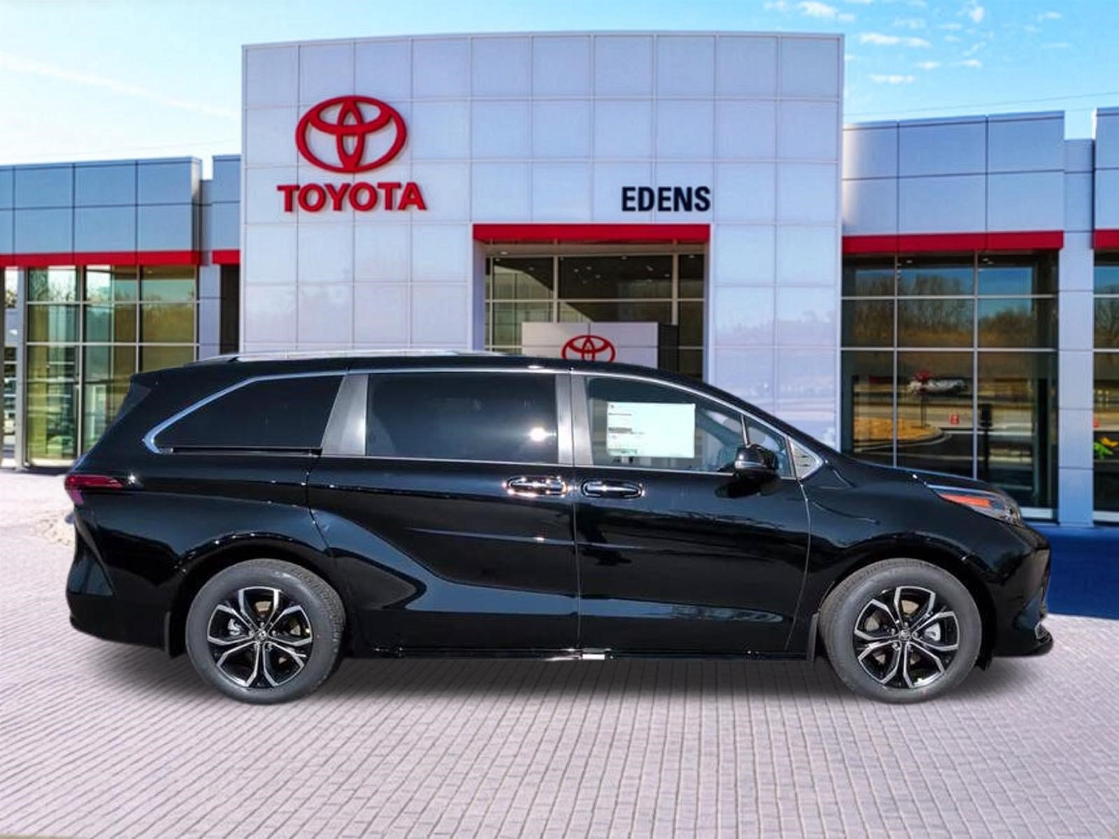 New 2026 Toyota Sienna Platinum AWD/4WD image 2