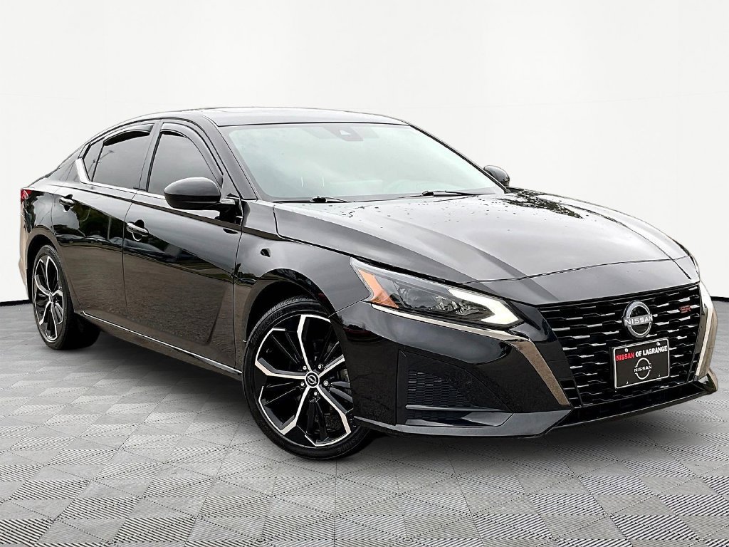 Used 2024 Nissan Altima 2.5 SR w/ SR Premium Package FWD image 4