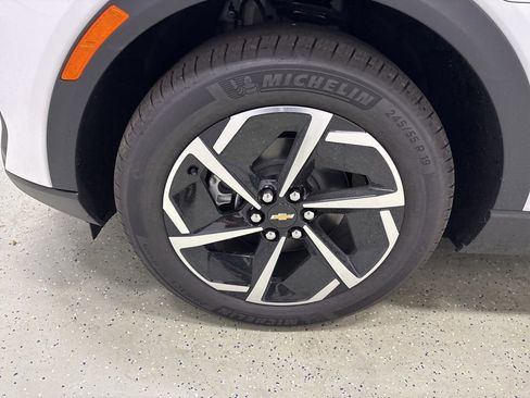 New 2026 Chevrolet Equinox EV LT image 8