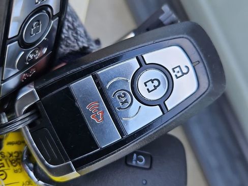 Used 2022 Ford Bronco Outer Banks w/ Sasquatch Package image 38