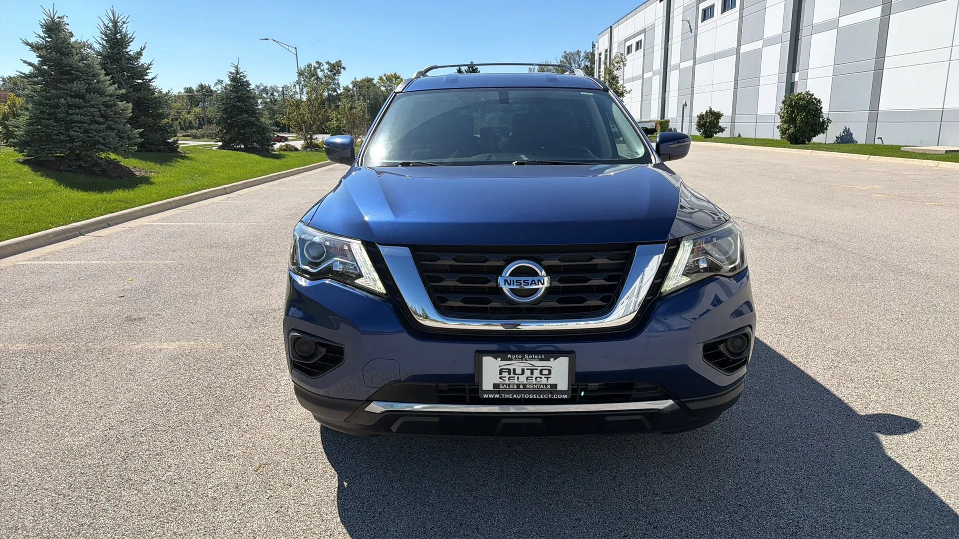 Used 2020 Nissan Pathfinder S AWD/4WD image 2