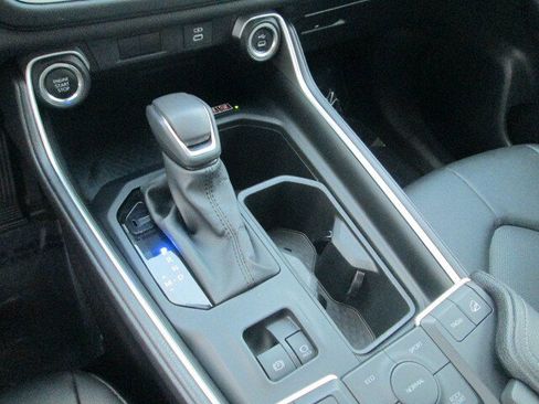 Used 2025 Toyota Grand Highlander AWD image 17