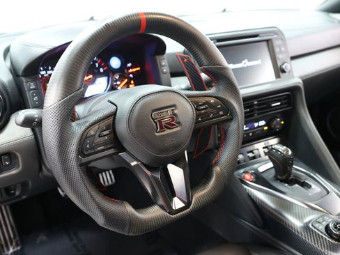 Used 2019 Nissan GT-R Premium w/ Premium Interior Package AWD/4WD image 26
