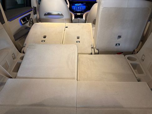 New 2026 Mercedes-Benz EQS 400 4MATIC SUV image 15