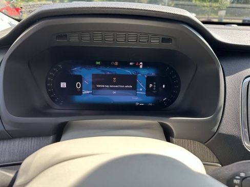 Used 2023 Volvo XC90 B6 Core w/ Protection Package Premier AWD/4WD image 13