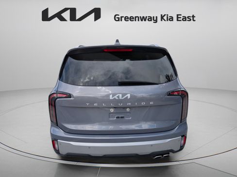 Certified 2023 Kia Telluride EX w/ EX Captain's Chair Package FWD image 7