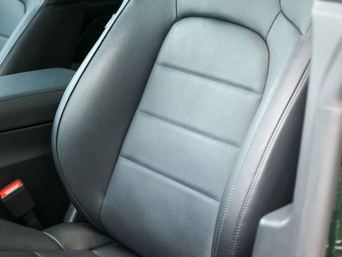 Certified 2025 Porsche Macan 4 Electric image 40