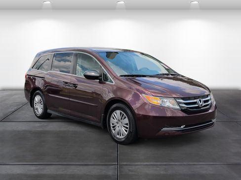 Used 2014 Honda Odyssey LX image 2