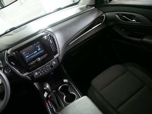 Used 2019 Chevrolet Traverse LS AWD/4WD image 11