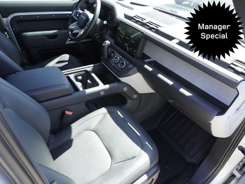 Used 2024 Land Rover Defender 110 SE AWD/4WD image 22
