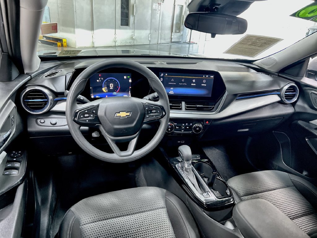 Used 2026 Chevrolet Trax LT FWD image 18