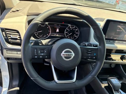 Certified 2021 Nissan Rogue SV w/ Premium Package AWD/4WD image 17