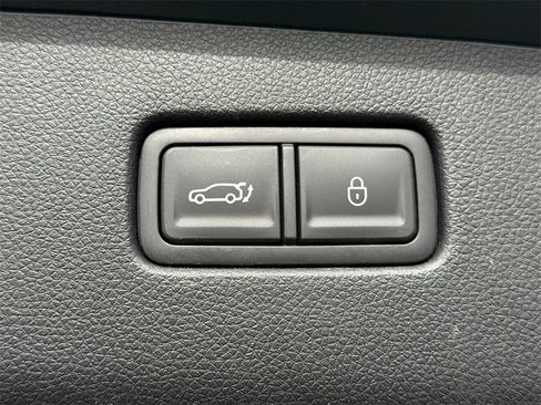 Used 2023 Genesis GV70 2.5T w/ Sport Prestige Package image 19