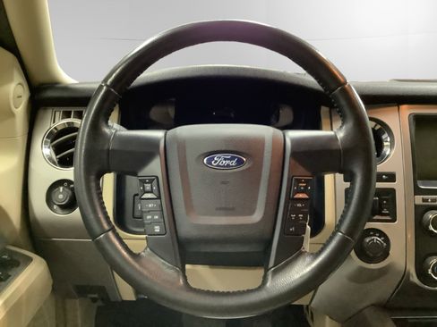 Used 2017 Ford Expedition EL XLT w/ Equipment Group 202A image 12
