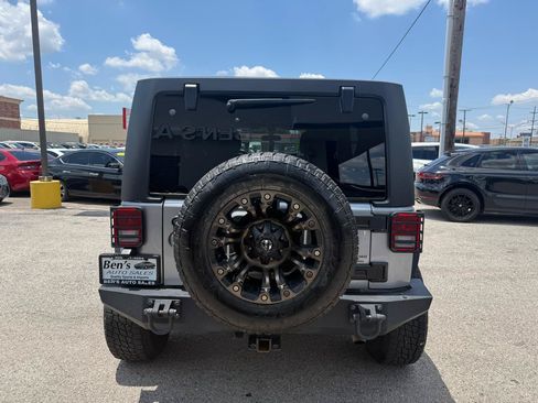 Used 2017 Jeep Wrangler Unlimited Sport w/ Connectivity Group AWD/4WD image 7