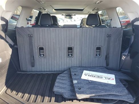 Certified 2023 Subaru Ascent Limited w/ Technology Package image 8