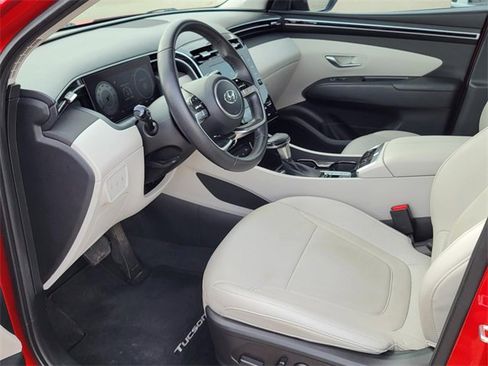 Used 2023 Hyundai Tucson SEL w/ Convenience Package image 3