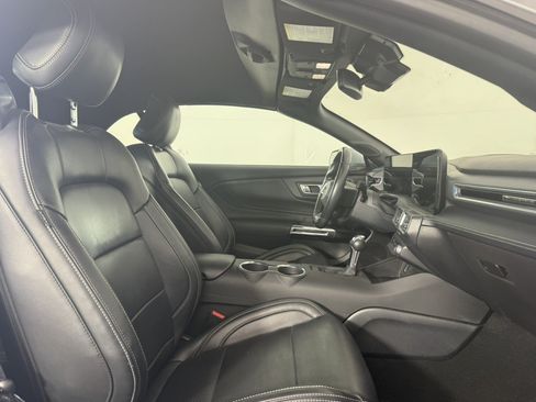 Used 2025 Ford Mustang Premium RWD image 17