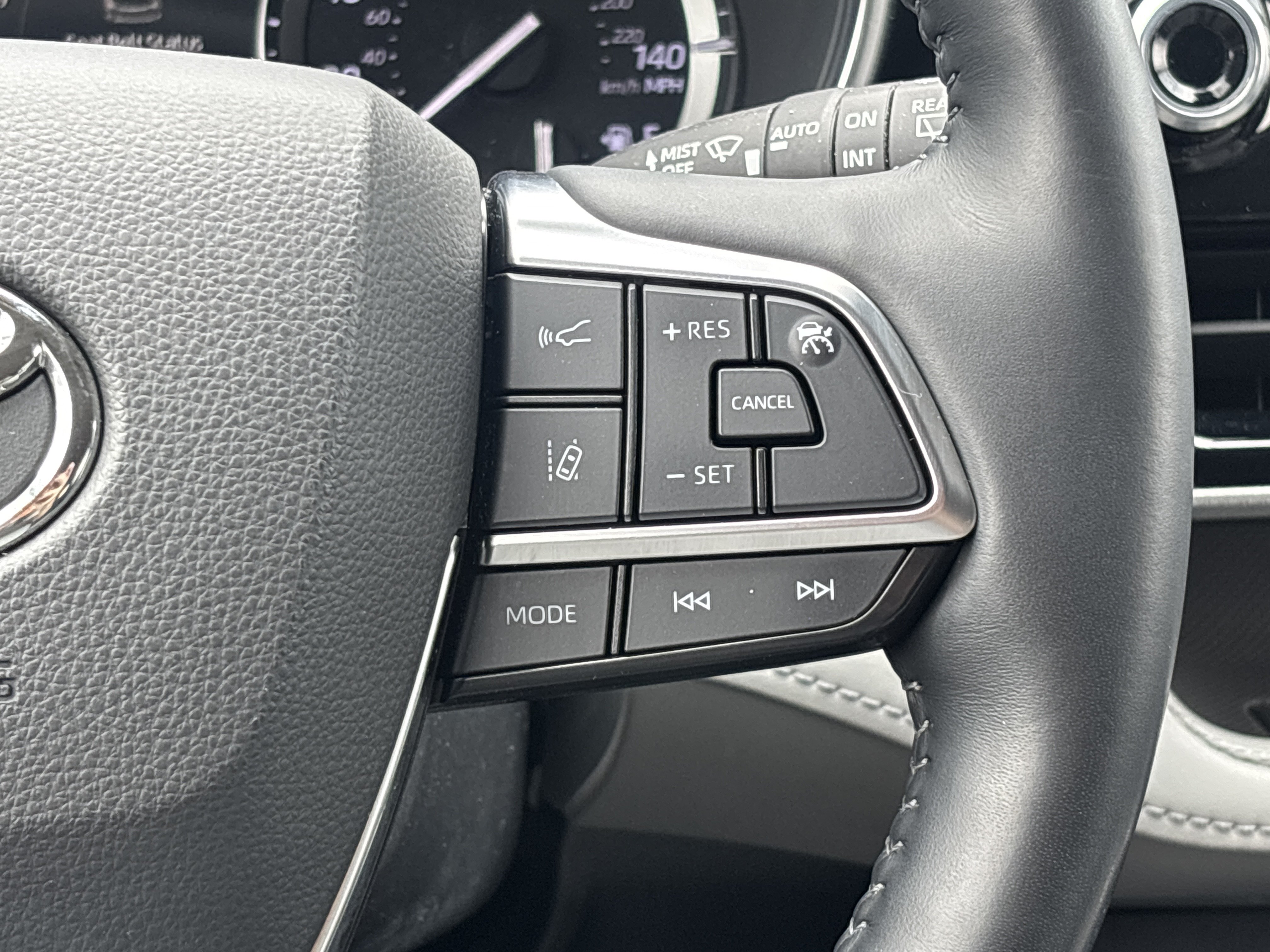 Used 2021 Toyota Highlander Platinum AWD/4WD image 8