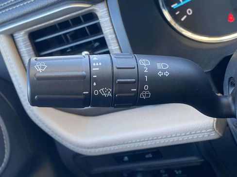 Used 2024 Ford Expedition Limited image 24