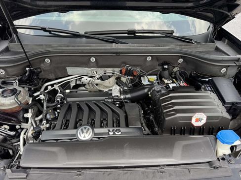 Used 2019 Volkswagen Atlas SEL R-Line AWD/4WD image 13