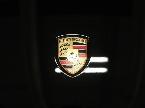 Certified 2025 Porsche Macan AWD/4WD image 29