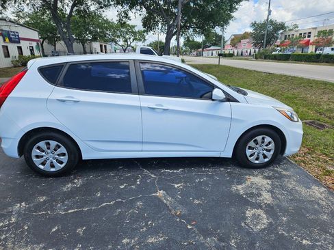 Used 2017 Hyundai Accent SE FWD image 3