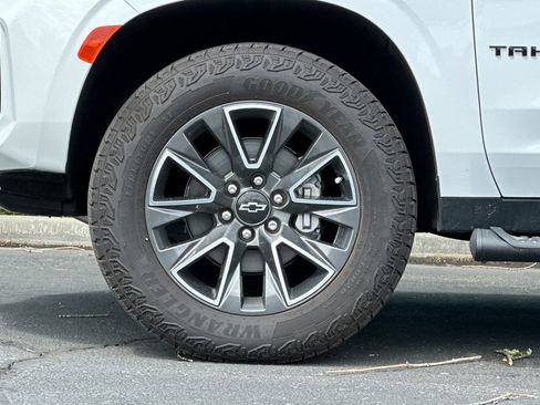 Used 2023 Chevrolet Tahoe Z71 w/ Z71 Off-Road Package AWD/4WD image 28