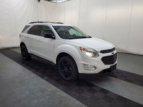 Used 2017 Chevrolet Equinox LT w/ Sport Edition FWD image 13