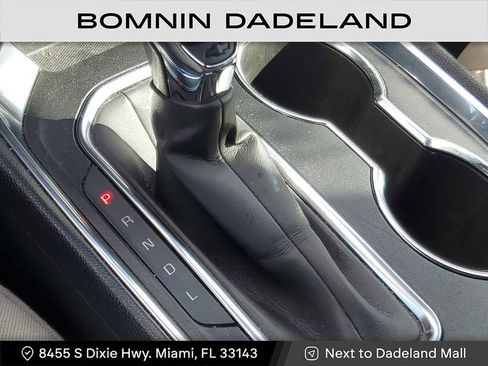 Used 2022 Chevrolet Traverse LS image 27