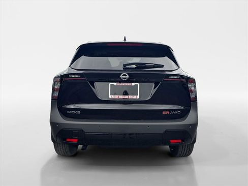 New 2026 Nissan Kicks SR AWD/4WD image 4