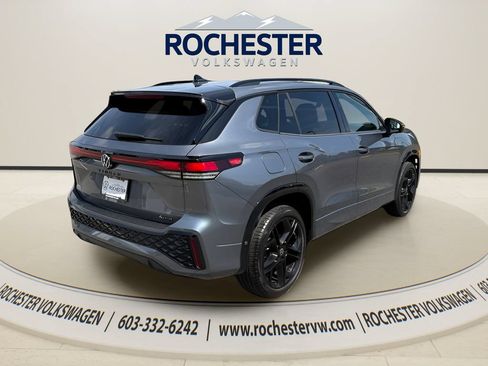 Used 2025 Volkswagen Tiguan SE R-Line AWD/4WD image 6